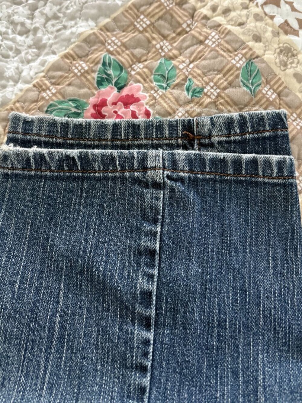 DKNY Jeans Chelsea Wash East Village Bootcut Y2K Pants Size 8 - Picture 7 of 7